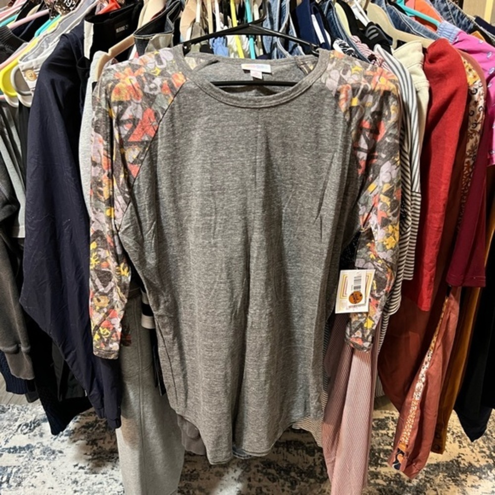 Womens LulaRoe Randy shirt Sz.M NWT